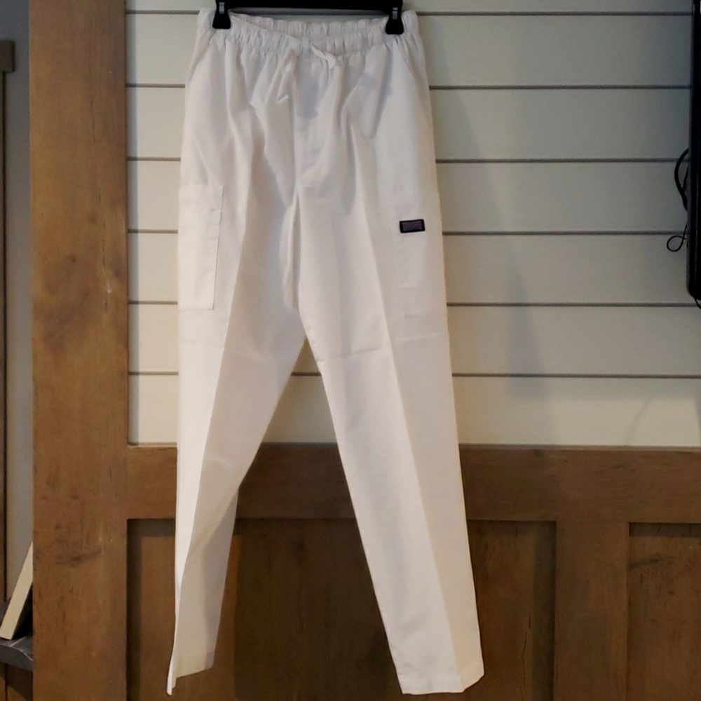 Cherokee Workwear White cargo nurse scrub pants, Like new. Sm. Male cut. Unisex.